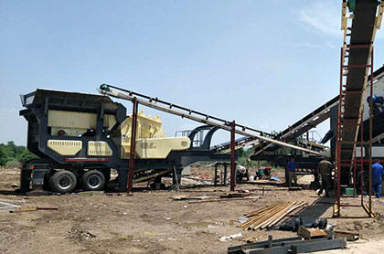 山東時(shí)產(chǎn)100噸左右建筑垃圾處理現(xiàn)場