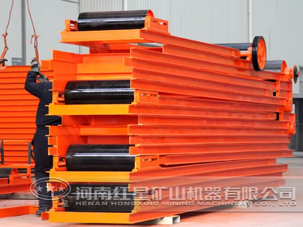 帶式輸送機(jī) 帶式輸送機(jī)