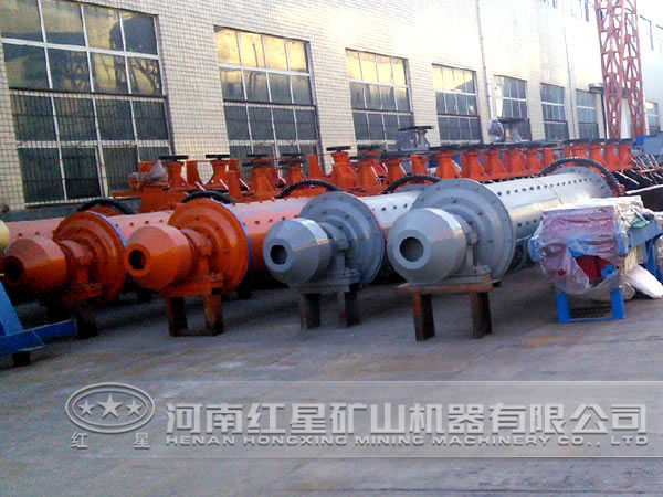 紅星球磨機(jī)生產(chǎn)車間 紅星球磨機(jī)生產(chǎn)車間