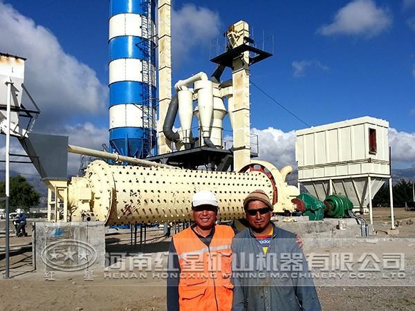 球磨機工作現(xiàn)場 球磨機工作現(xiàn)場