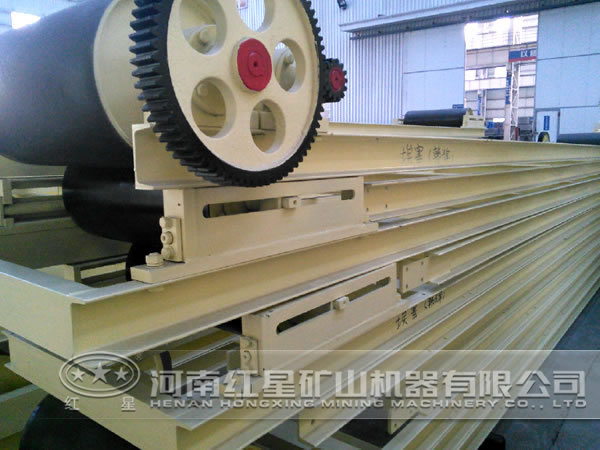 帶式輸送機(jī) 帶式輸送機(jī)