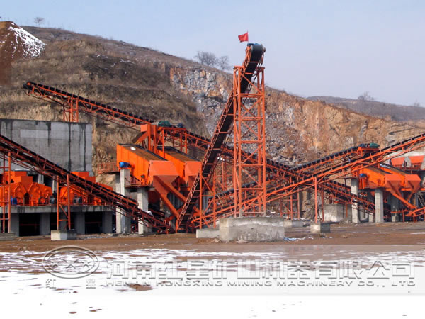 制砂生產(chǎn)線現(xiàn)場 制砂生產(chǎn)線現(xiàn)場