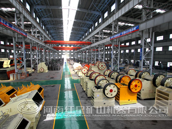 顎式破碎機(jī)生產(chǎn)車(chē)間 顎式破碎機(jī)生產(chǎn)車(chē)間
