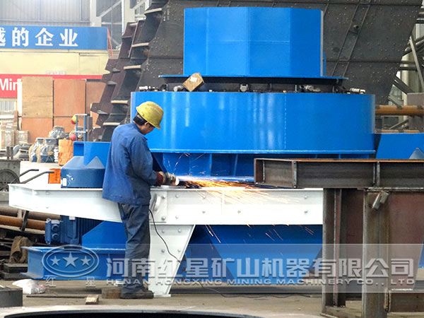 沖擊式制砂機生產(chǎn)現(xiàn)場 沖擊式制砂機生產(chǎn)現(xiàn)場