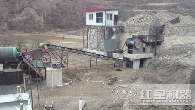 鄂式破石機(jī)應(yīng)用現(xiàn)場(chǎng) 鄂式破石機(jī)應(yīng)用現(xiàn)場(chǎng)