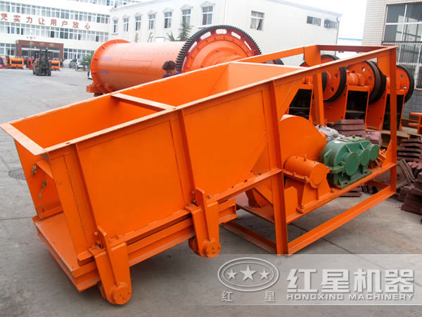 槽式給料機側(cè)面圖 槽式給料機側(cè)面圖