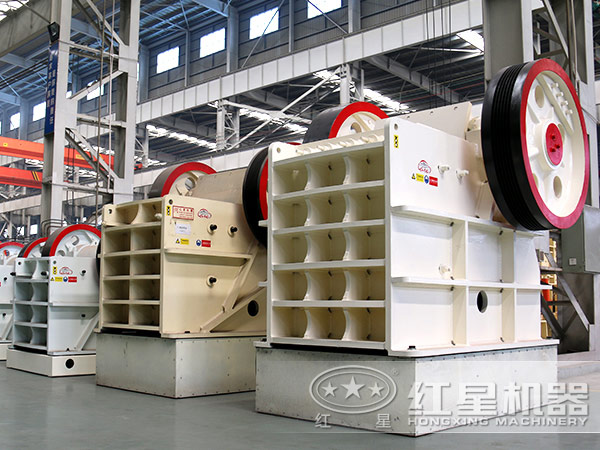 大型顎式破碎機(jī) 大型顎式破碎機(jī)