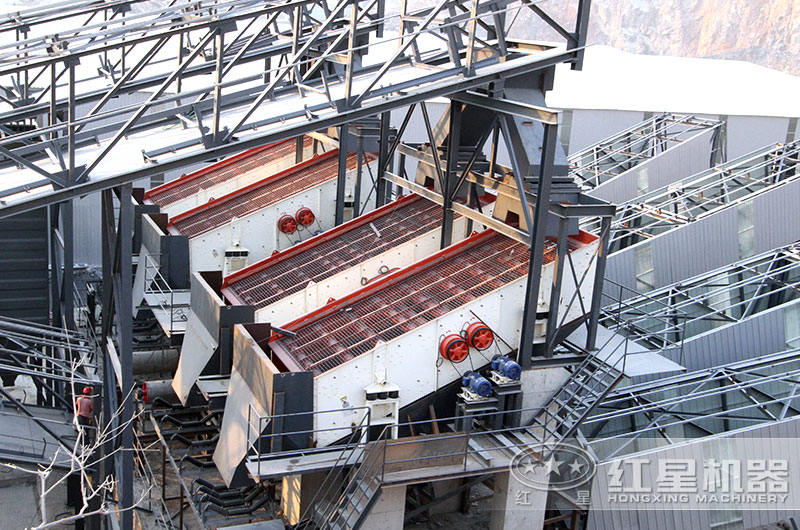 石料生產(chǎn)線(xiàn)生產(chǎn)現(xiàn)場(chǎng)