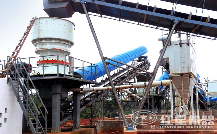 單缸圓錐破碎機(jī)作業(yè)現(xiàn)場(chǎng) 單缸圓錐破碎機(jī)作業(yè)現(xiàn)場(chǎng)