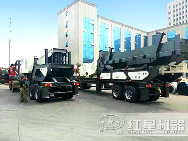 沙場移動車載制砂機(jī)發(fā)貨現(xiàn)場 沙場移動車載制砂機(jī)發(fā)貨現(xiàn)場