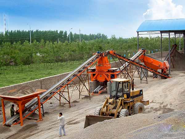 時產(chǎn)300噸機(jī)制砂機(jī)器生產(chǎn)現(xiàn)場 時產(chǎn)300噸機(jī)制砂機(jī)器生產(chǎn)現(xiàn)場