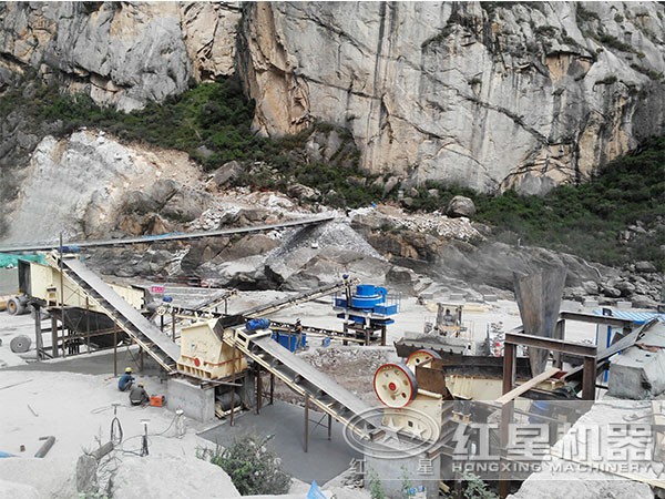 山東制砂生產(chǎn)線作業(yè)現(xiàn)場 山東制砂生產(chǎn)線作業(yè)現(xiàn)場