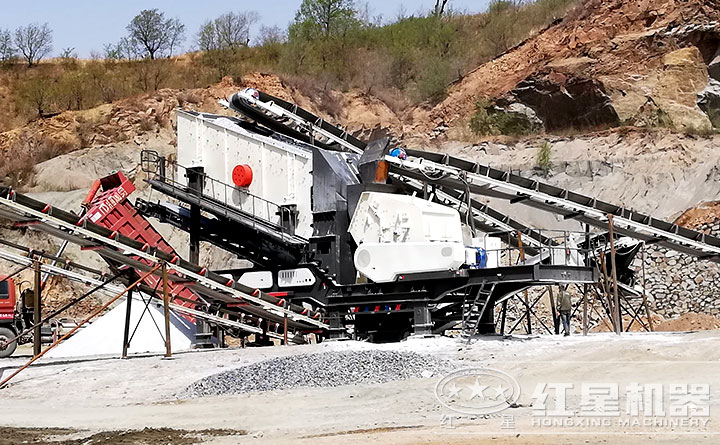 車載流動(dòng)制砂機(jī)生產(chǎn)現(xiàn)場 車載流動(dòng)制砂機(jī)生產(chǎn)現(xiàn)場