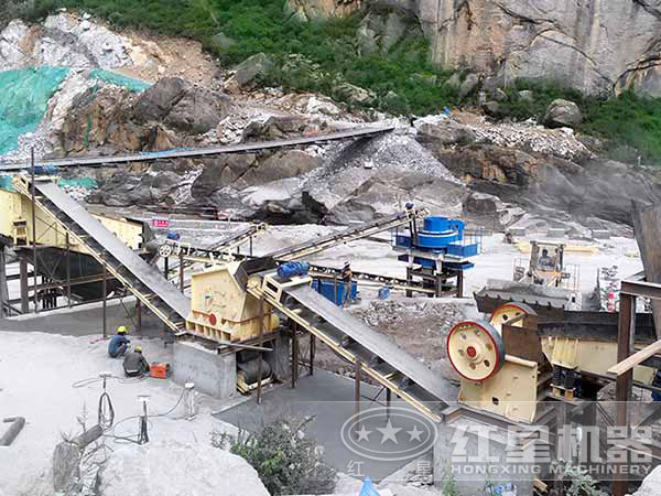 制砂機作業(yè)現(xiàn)場 制砂機作業(yè)現(xiàn)場