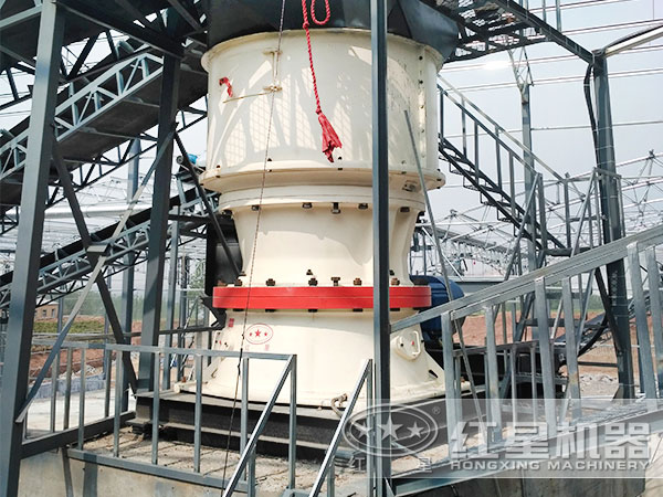 單缸液壓圓錐破碎機(jī)作業(yè)現(xiàn)場 單缸液壓圓錐破碎機(jī)作業(yè)現(xiàn)場