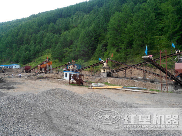 制沙生產(chǎn)線作業(yè)現(xiàn)場(chǎng) 制沙生產(chǎn)線作業(yè)現(xiàn)場(chǎng)