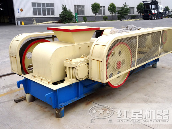 時產(chǎn)10噸雙輥破碎機 時產(chǎn)10噸雙輥破碎機