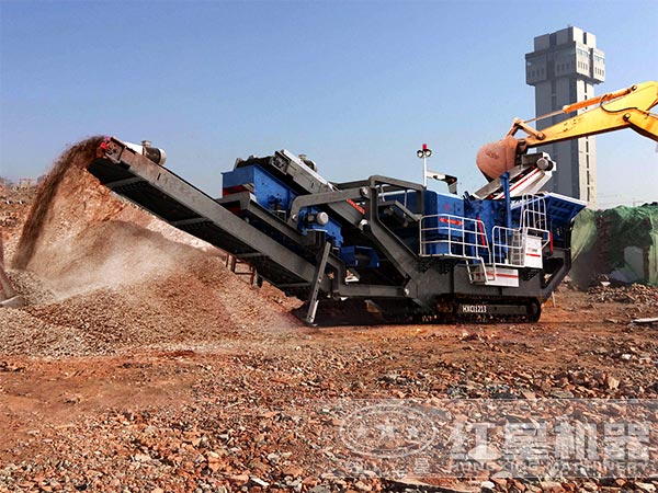 履帶移動(dòng)破作業(yè)現(xiàn)場 履帶移動(dòng)破作業(yè)現(xiàn)場