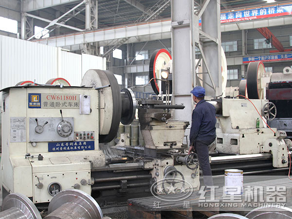 紅星破碎設(shè)備生產(chǎn)車間 紅星破碎設(shè)備生產(chǎn)車間