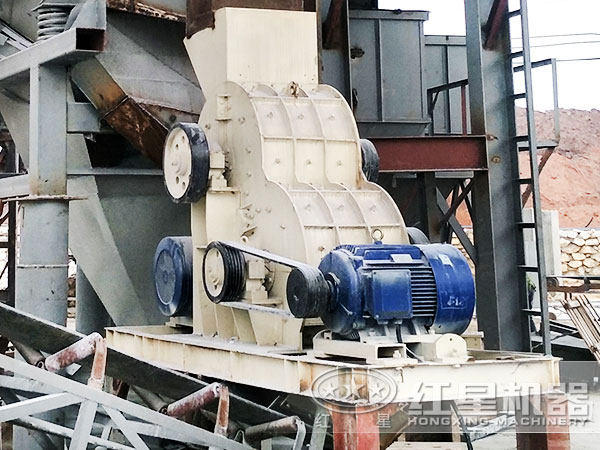 雙級破碎機客戶現(xiàn)場 雙級破碎機客戶現(xiàn)場