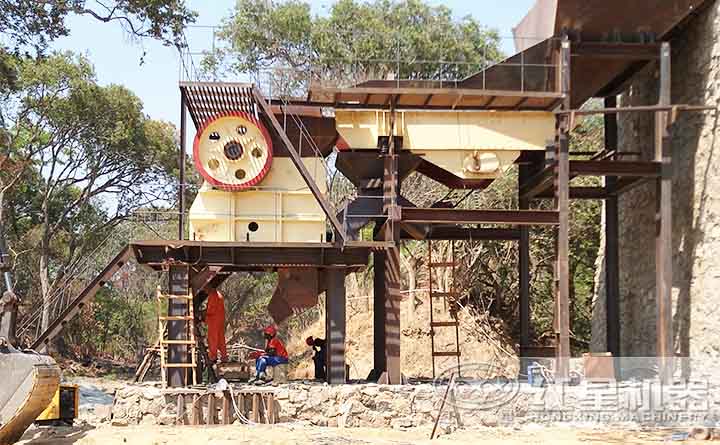 鄂式破碎機(jī)客戶現(xiàn)場(chǎng) 鄂式破碎機(jī)客戶現(xiàn)場(chǎng)