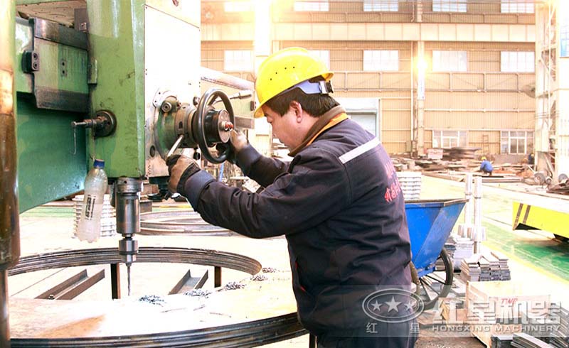 大型設(shè)備生產(chǎn)車間 大型設(shè)備生產(chǎn)車間