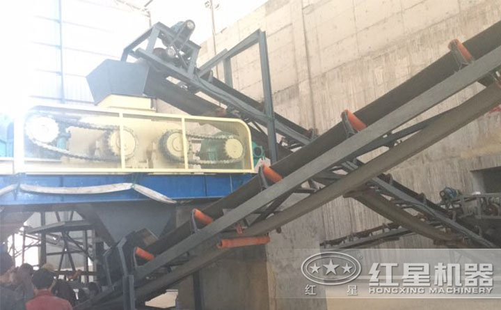 對輥制砂機客戶現(xiàn)場