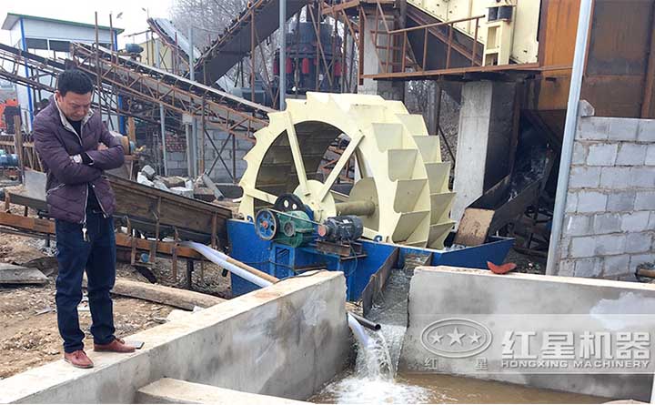 設有沉淀池洗砂機客戶現(xiàn)場 設有沉淀池洗砂機客戶現(xiàn)場