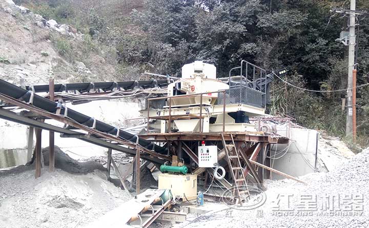 時產(chǎn)500噸制砂機生產(chǎn)現(xiàn)場 時產(chǎn)500噸制砂機生產(chǎn)現(xiàn)場