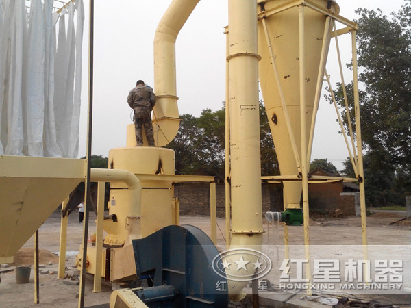 磨粉生產(chǎn)線現(xiàn)場(chǎng) 磨粉生產(chǎn)線現(xiàn)場(chǎng)