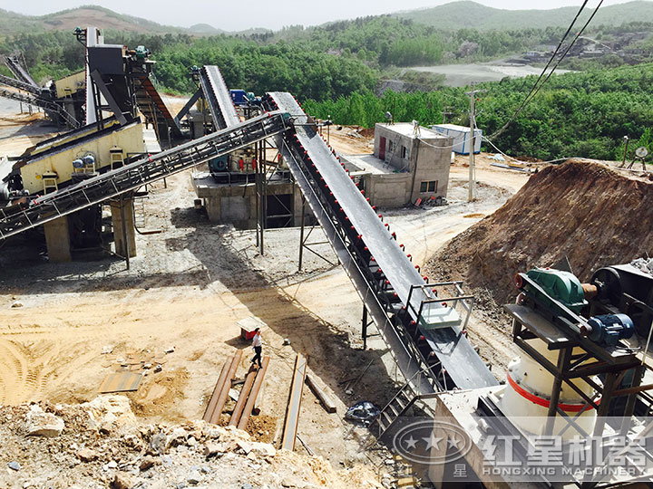 花崗巖破碎現(xiàn)場 花崗巖破碎現(xiàn)場