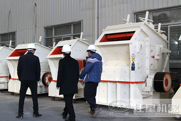 客戶(hù)參觀反擊破生產(chǎn)車(chē)間 客戶(hù)參觀反擊破生產(chǎn)車(chē)間