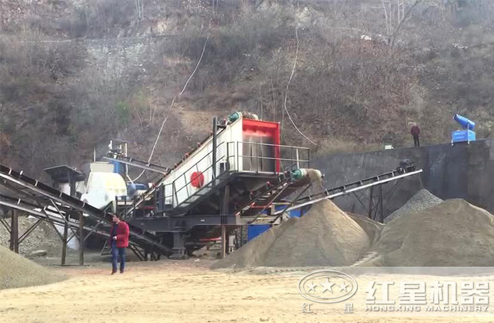 流動(dòng)碎石設(shè)備作業(yè)現(xiàn)場 流動(dòng)碎石設(shè)備作業(yè)現(xiàn)場