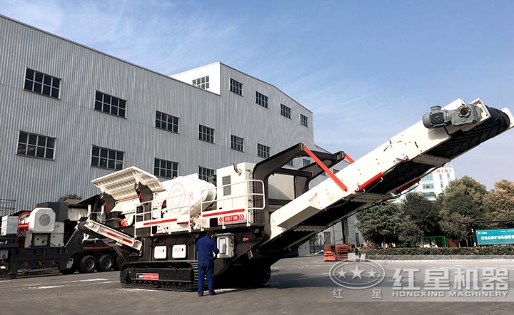 移動(dòng)式粉碎機(jī)移動(dòng)起來方便靈活