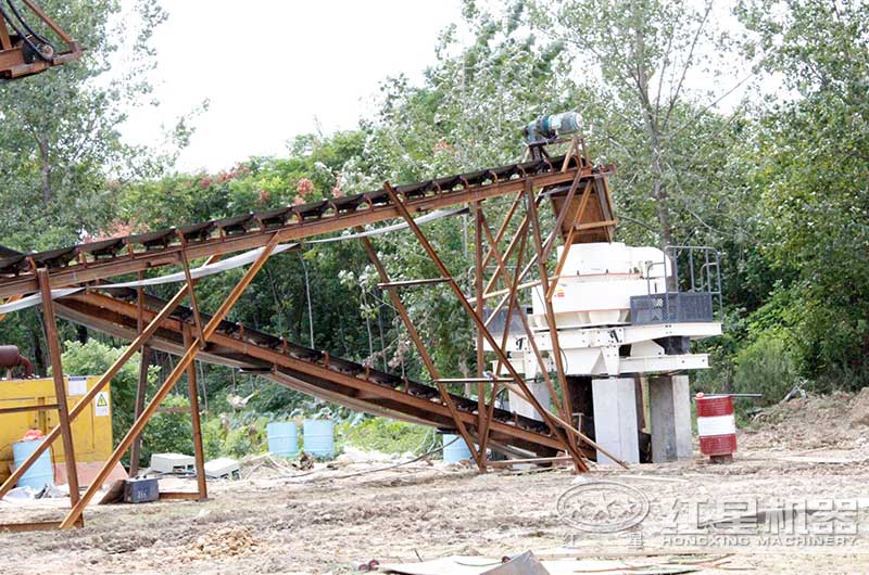 制砂機(jī)工作現(xiàn)場(chǎng) 制砂機(jī)工作現(xiàn)場(chǎng)