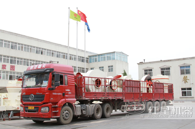 磨粉機(jī)發(fā)貨現(xiàn)場 磨粉機(jī)發(fā)貨現(xiàn)場