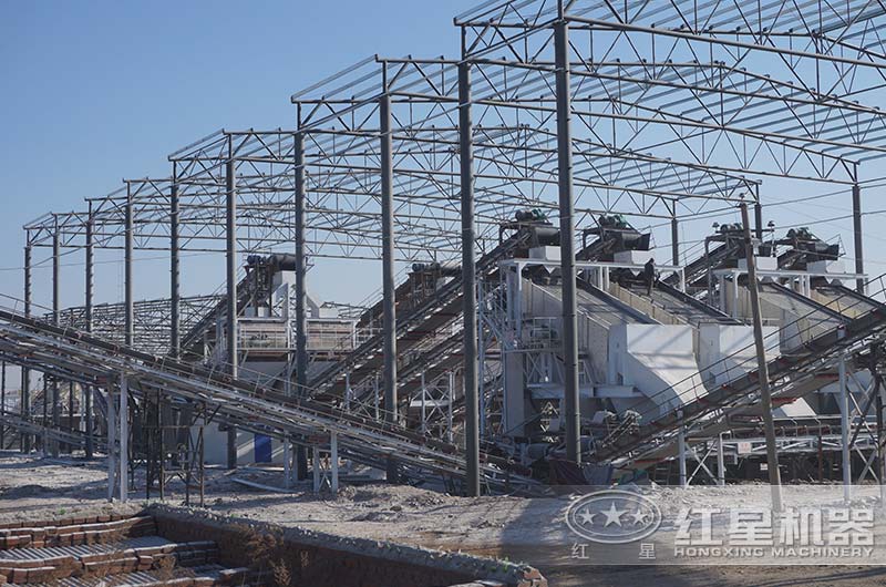 破碎生產(chǎn)現(xiàn)場(chǎng) 破碎生產(chǎn)現(xiàn)場(chǎng)