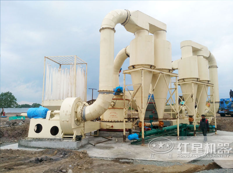 磨粉生產(chǎn)現(xiàn)場(chǎng) 磨粉生產(chǎn)現(xiàn)場(chǎng)