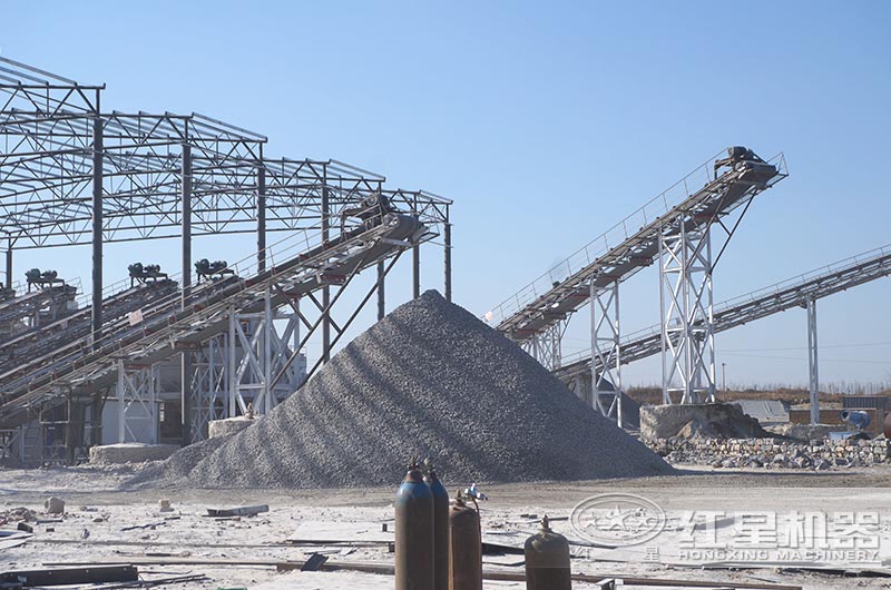 制砂現(xiàn)場 制砂現(xiàn)場