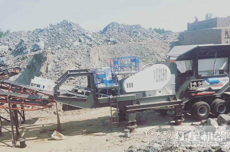石灰石移動制砂生產(chǎn)線現(xiàn)場 石灰石移動制砂生產(chǎn)線現(xiàn)場