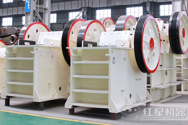 顎式破碎機(jī)圖片 顎式破碎機(jī)圖片