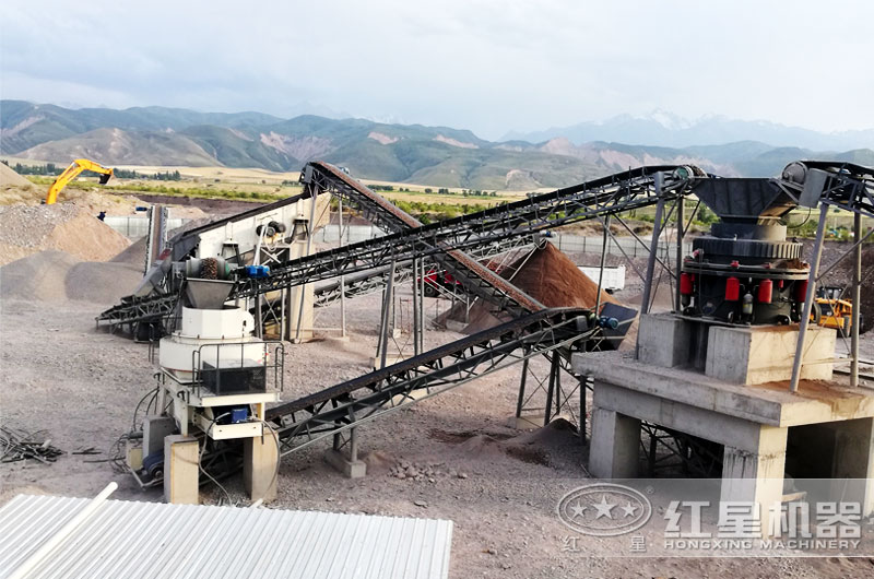 時(shí)產(chǎn)200噸石頭碎砂生產(chǎn)客戶現(xiàn)場 時(shí)產(chǎn)200噸石頭碎砂生產(chǎn)客戶現(xiàn)場